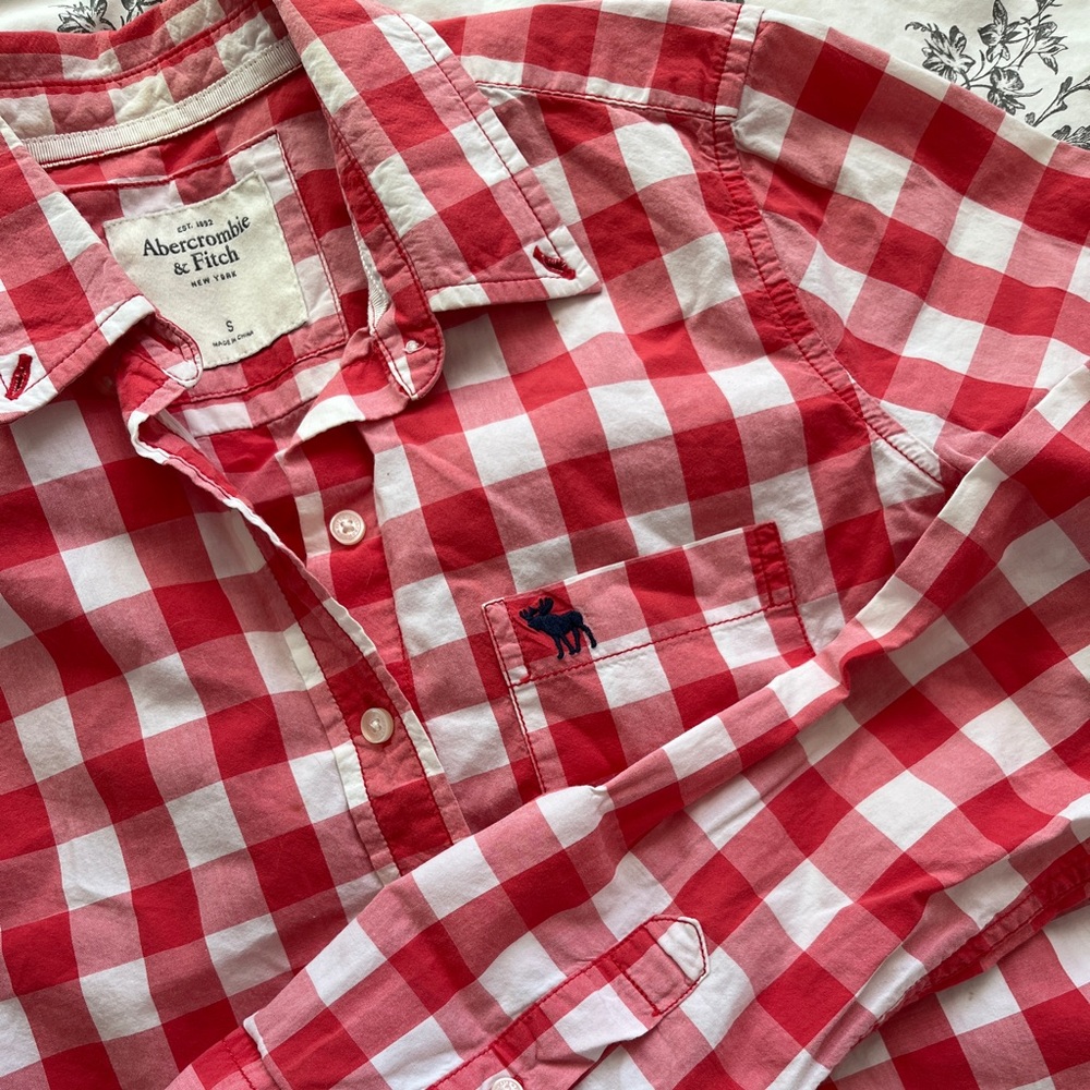 Abercrombie women red plaid long sleeve shirt